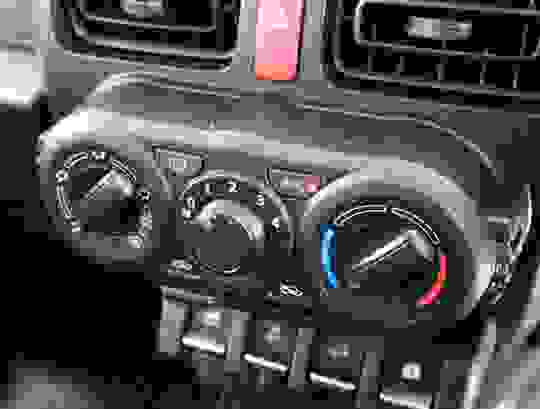 Suzuki Jimny Photo at-880e12908e4d4ec9a2041e45a643067a.jpg