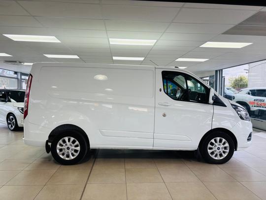 Ford Transit Custom Photo at-8860fbe8db264a4e89688d3e0774b1e6.jpg