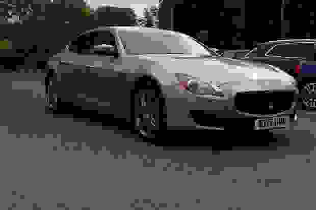 Maserati Quattroporte Photo at-8862603f4cc743ca90067dea51915926.jpg