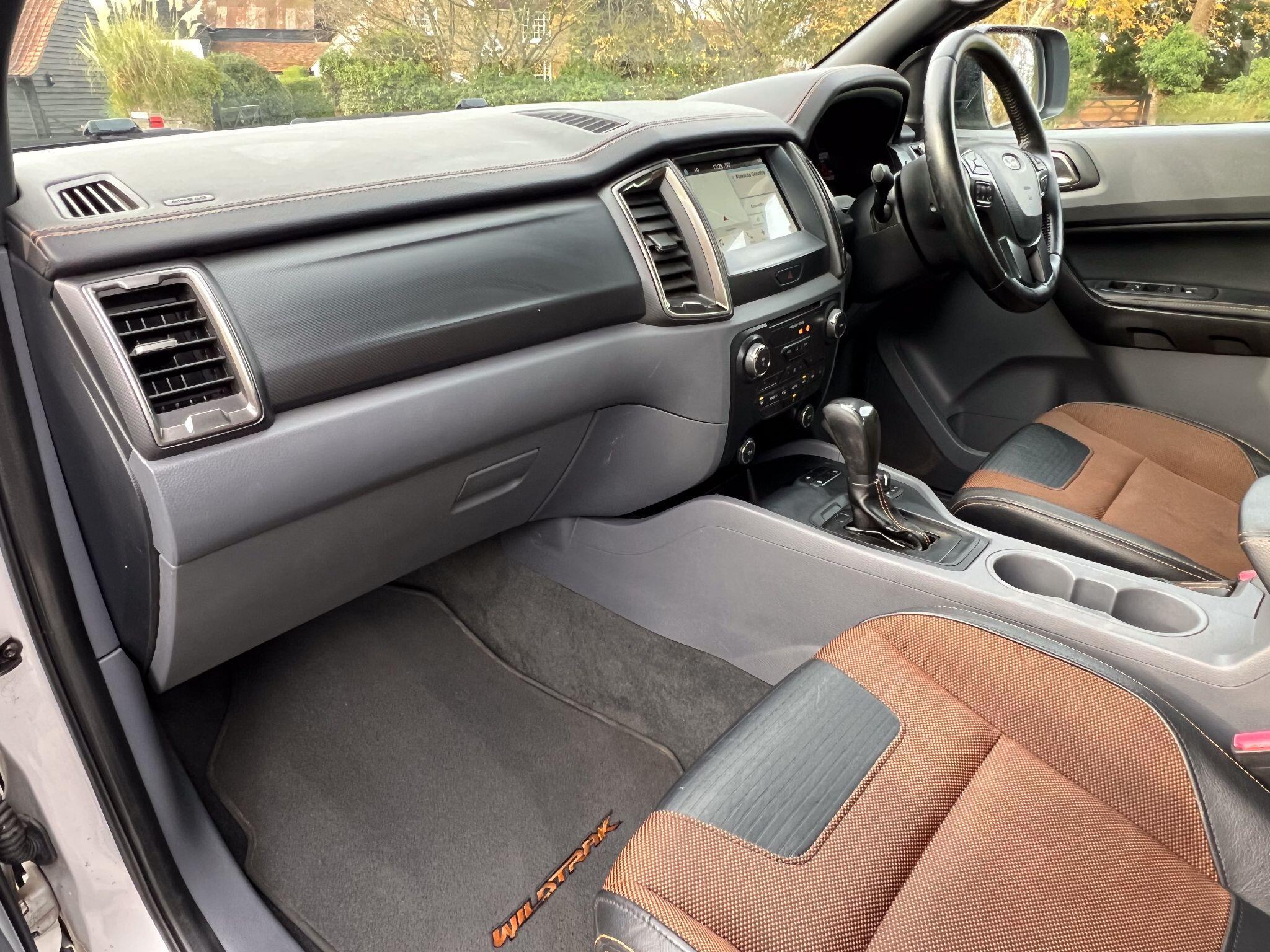 Ford Ranger 3.2 TDCi Wildtrak Auto 4WD Euro 5 4dr — photo 17