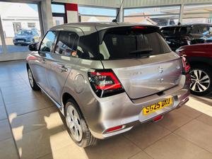 Suzuki Swift Photo 4
