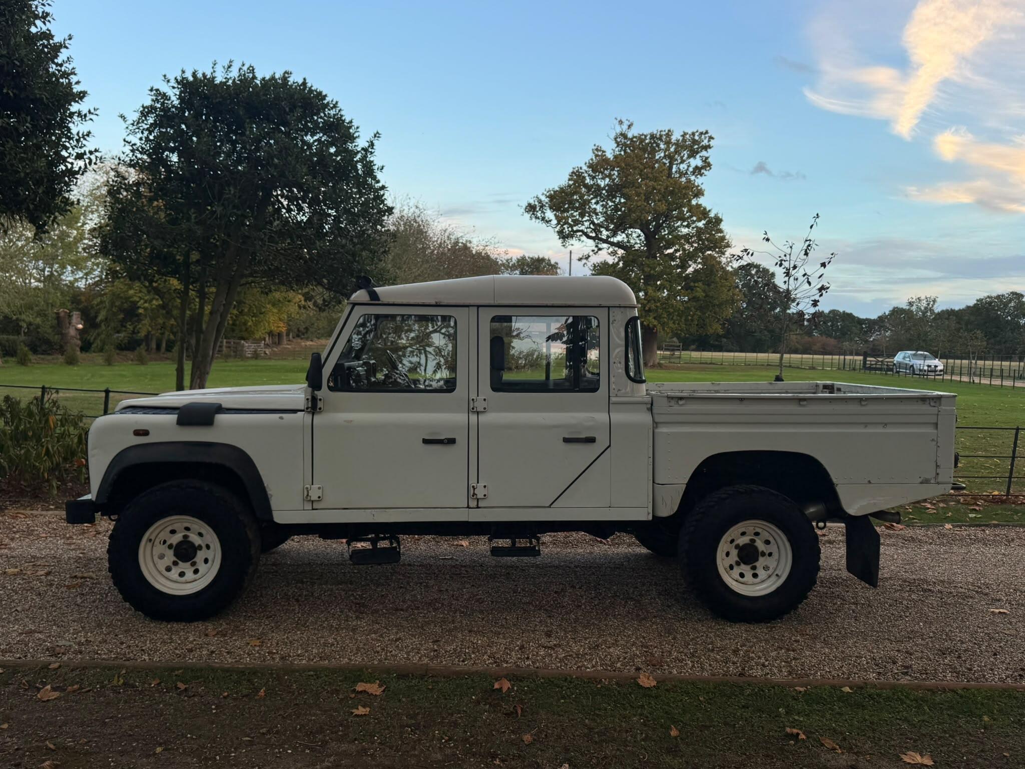 Land Rover Defender 130 2.5 TD5 4dr (High capacity) — photo 10