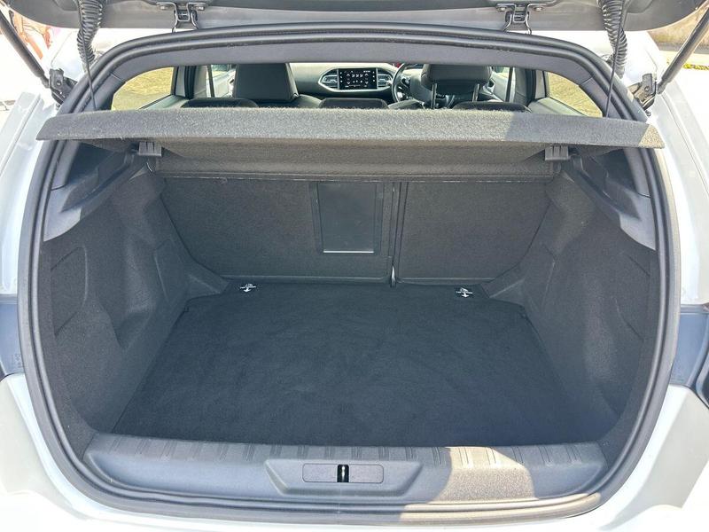 Used Peugeot 308 NU69VXE 18