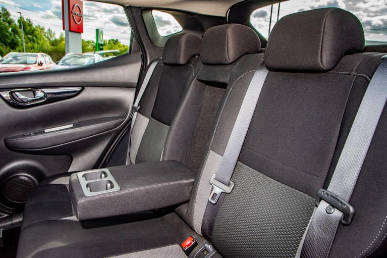 Used Nissan Qashqai SL69KHF 24