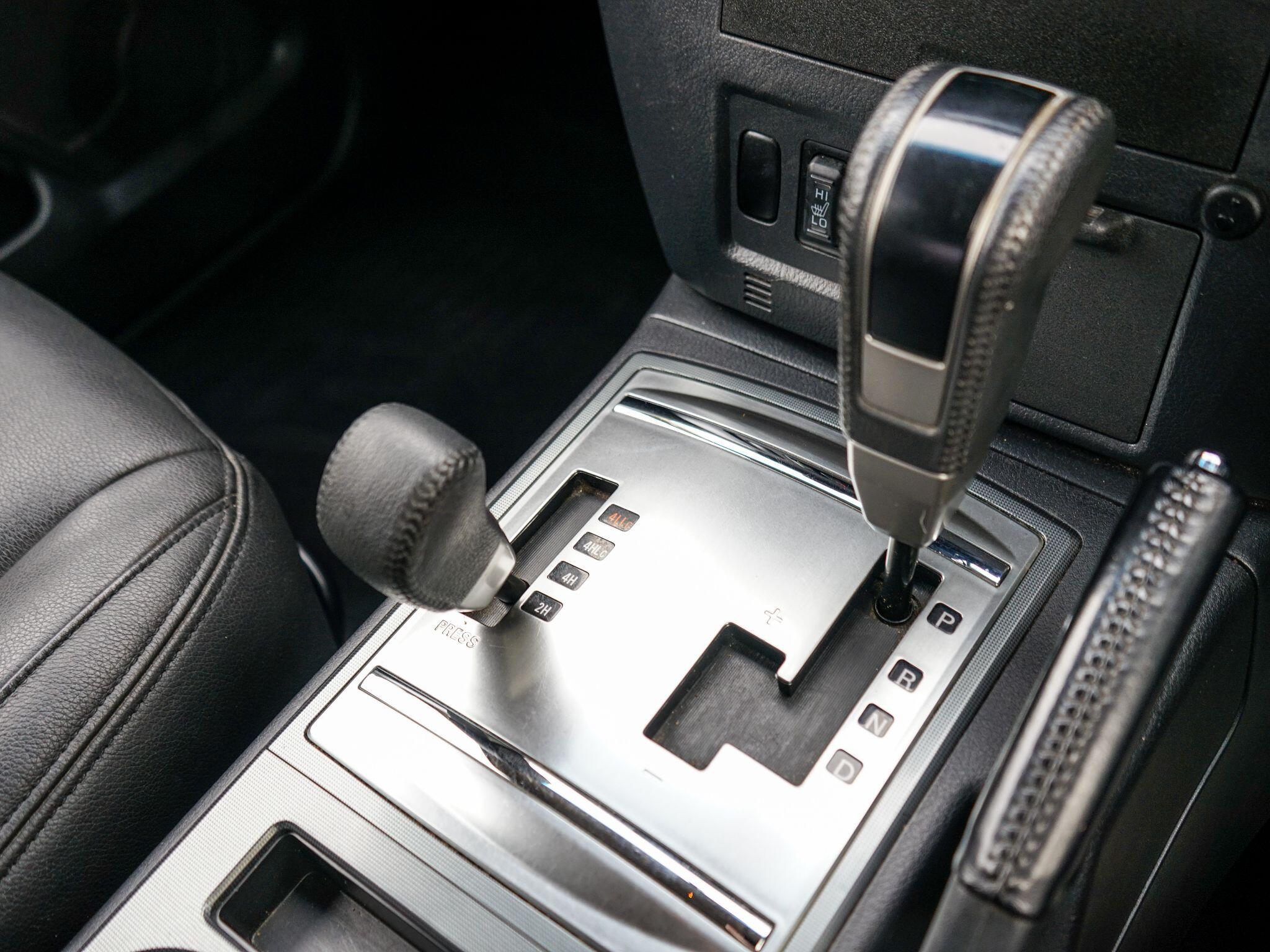 Mitsubishi Shogun 3.2 DI-DC Warrior 4WD L3 3dr — photo 22