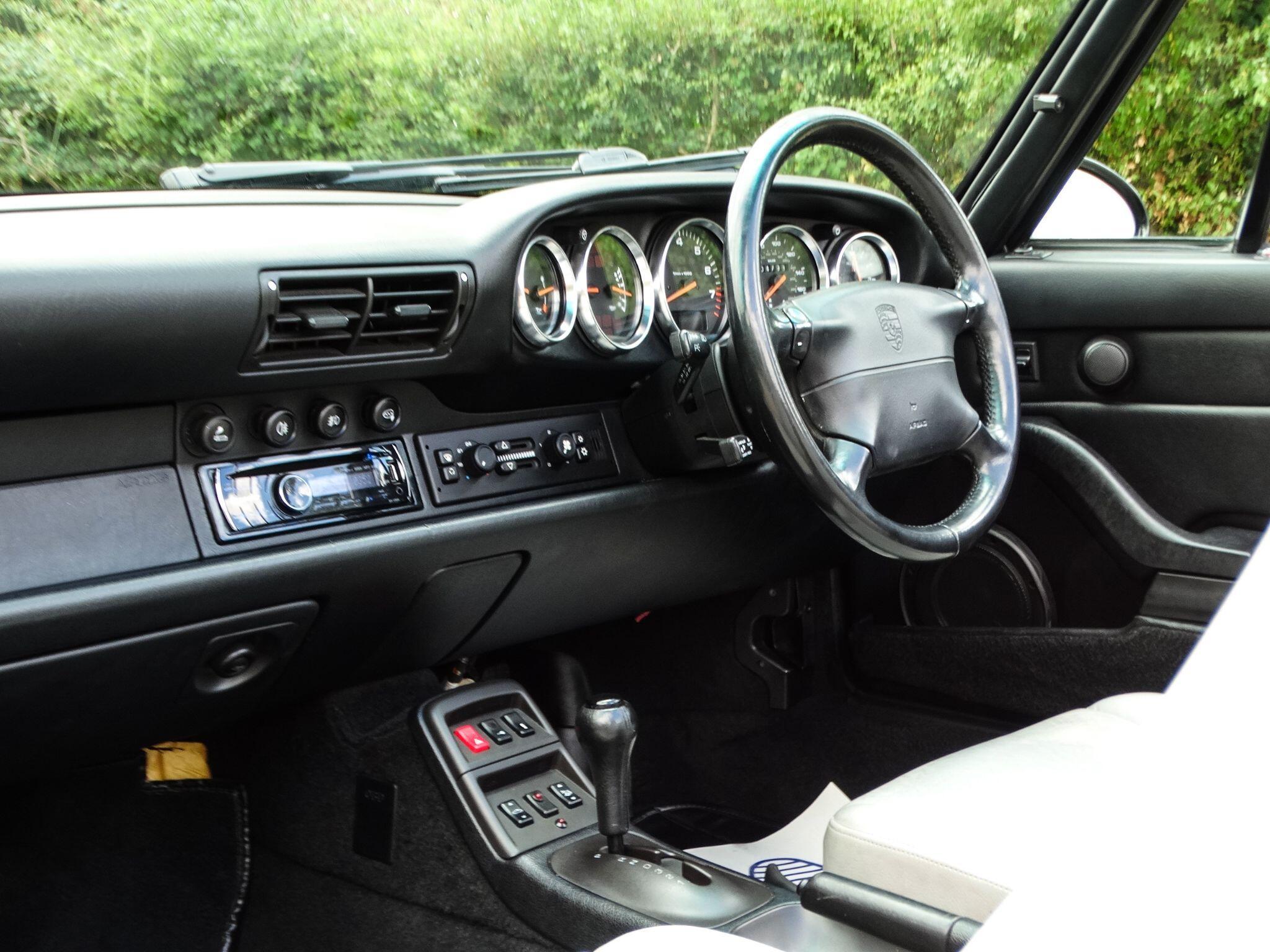 Porsche 911 3.6 993 Carrera Cabriolet Tiptronic S 2dr — photo 15