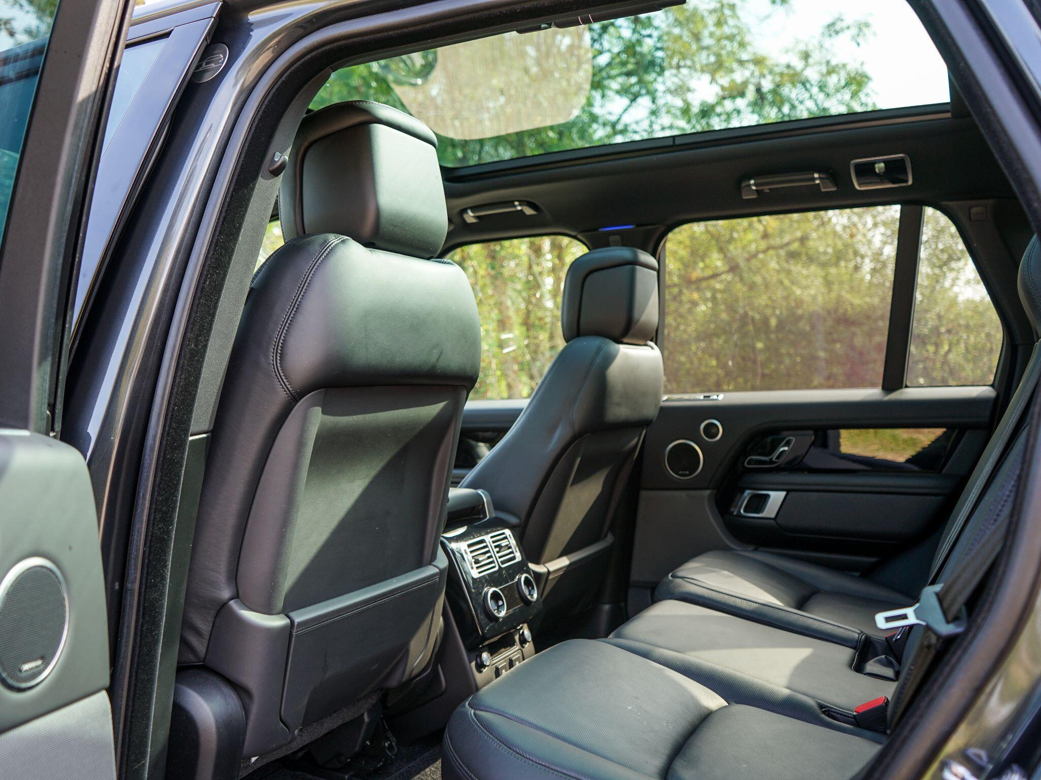 Land Rover Range Rover 3.0 D300 MHEV Vogue SE SUV 5dr Diesel Auto 4WD Euro 6 (s/s) (300 ps) — photo 14