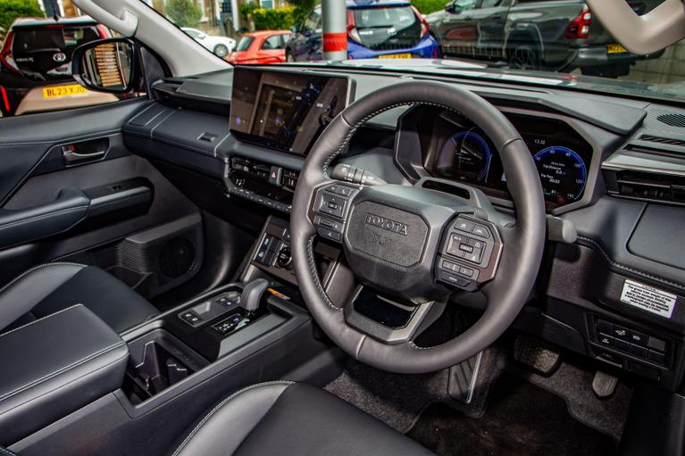 Used Toyota Hilux WP26SKO 3