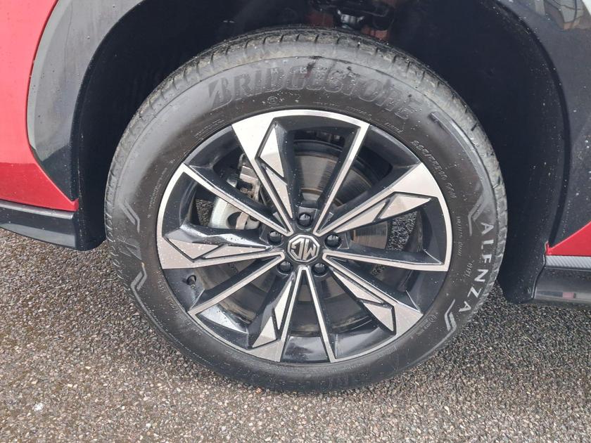 MG MG HS Photo at-89657975a0544e19bba9c137fc57cabe.jpg