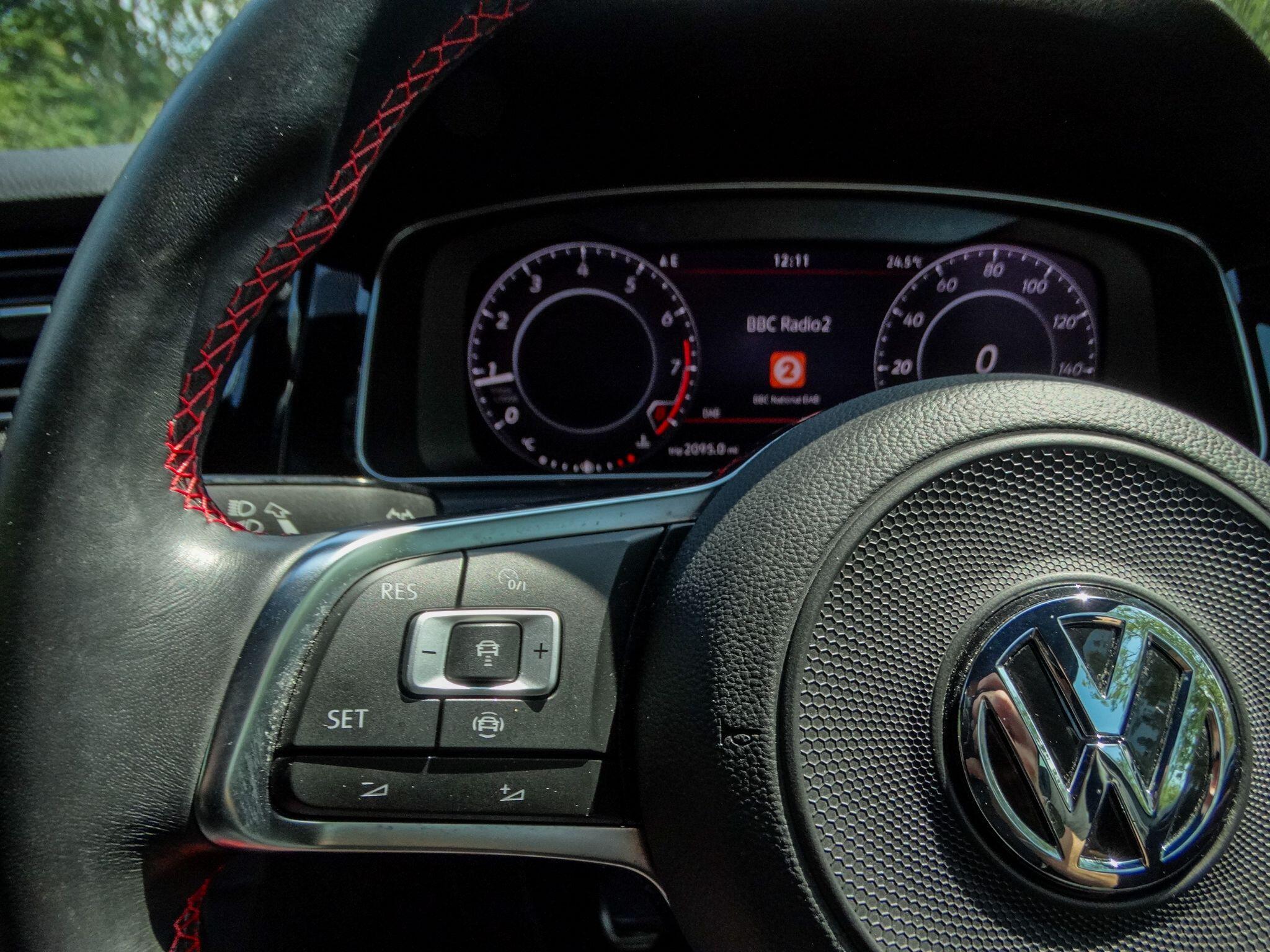Volkswagen Golf 2.0 TSI GTI Performance Euro 6 (s/s) 5dr — photo 34