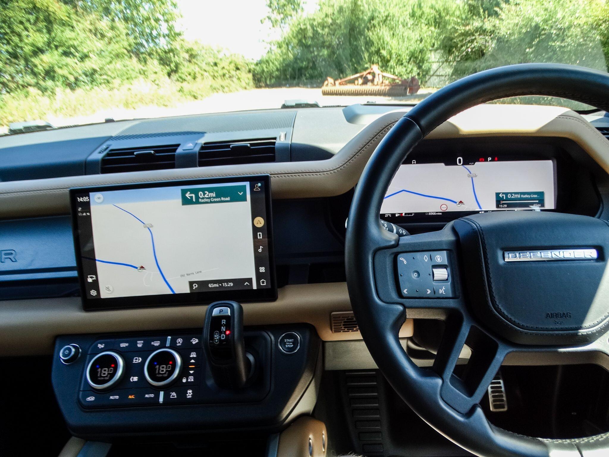 Land Rover Defender 110 5.0 P425 V8 X Auto 4WD Euro 6 (s/s) 5dr — photo 8