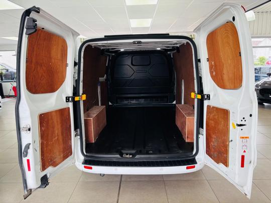 Ford Transit Custom Photo at-89a333d8e559457baf19ea0a09df21cc.jpg