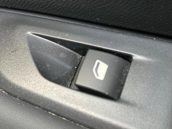 Used Peugeot E-208 WF22VLU 31