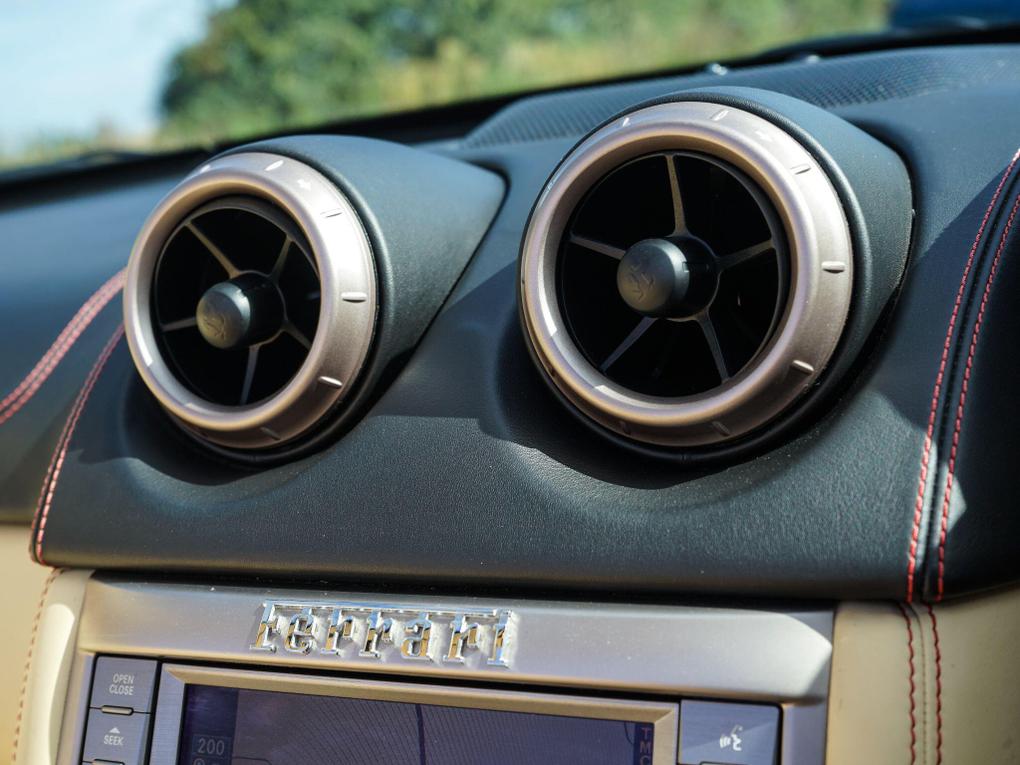 Used Ferrari California YJ10FFS 24