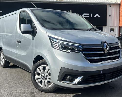 Renault Trafic Van SL30 Blue dCi 130 Extra Panel Van MY23 at Startin Group