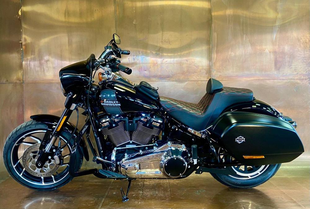 Harley-Davidson Softail Photo at-89ecce28ea8e40c1ba9ea827f531b4e3.jpg