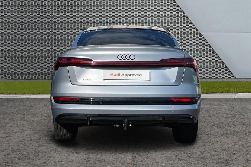 Audi e-tron Photo at-89f4b490aa0d4f7794a8c84d1133fa43.jpg