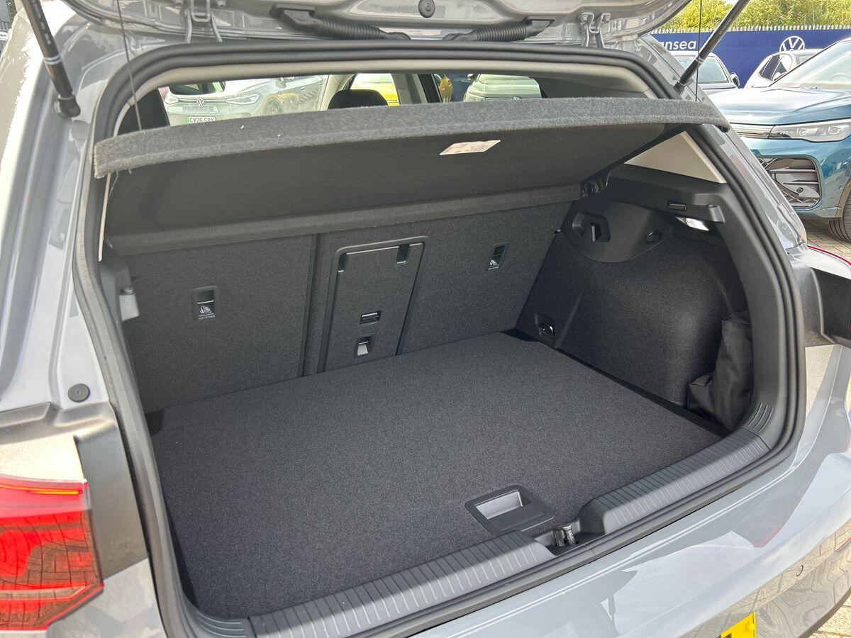 Volkswagen Golf Photo at-89f698b1488b4125986e66681ccf139e.jpg