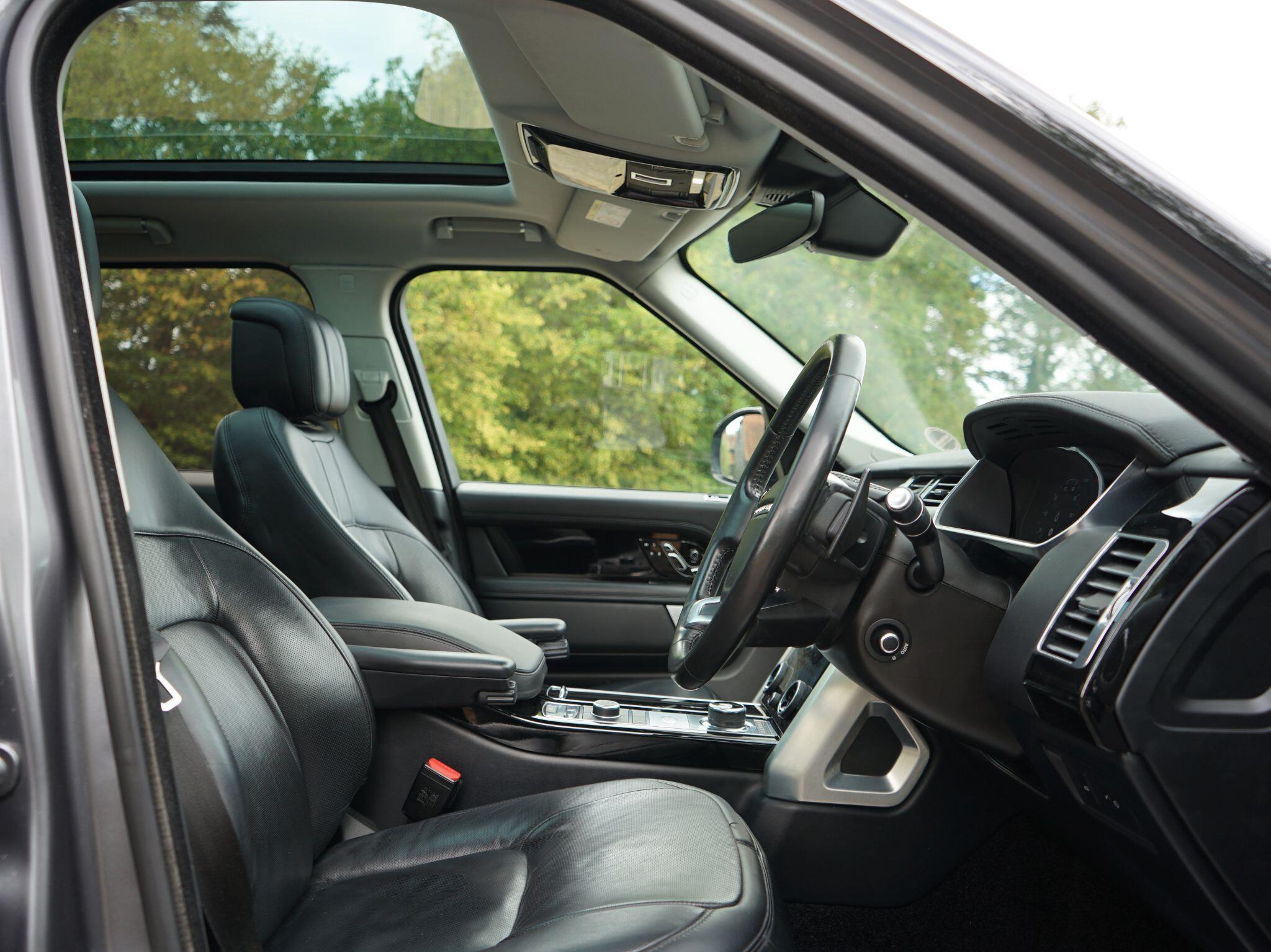 Land Rover Range Rover 3.0 TD V6 Vogue SE SUV 5dr Diesel Auto 4WD Euro 6 (s/s) (258 ps) — photo 20