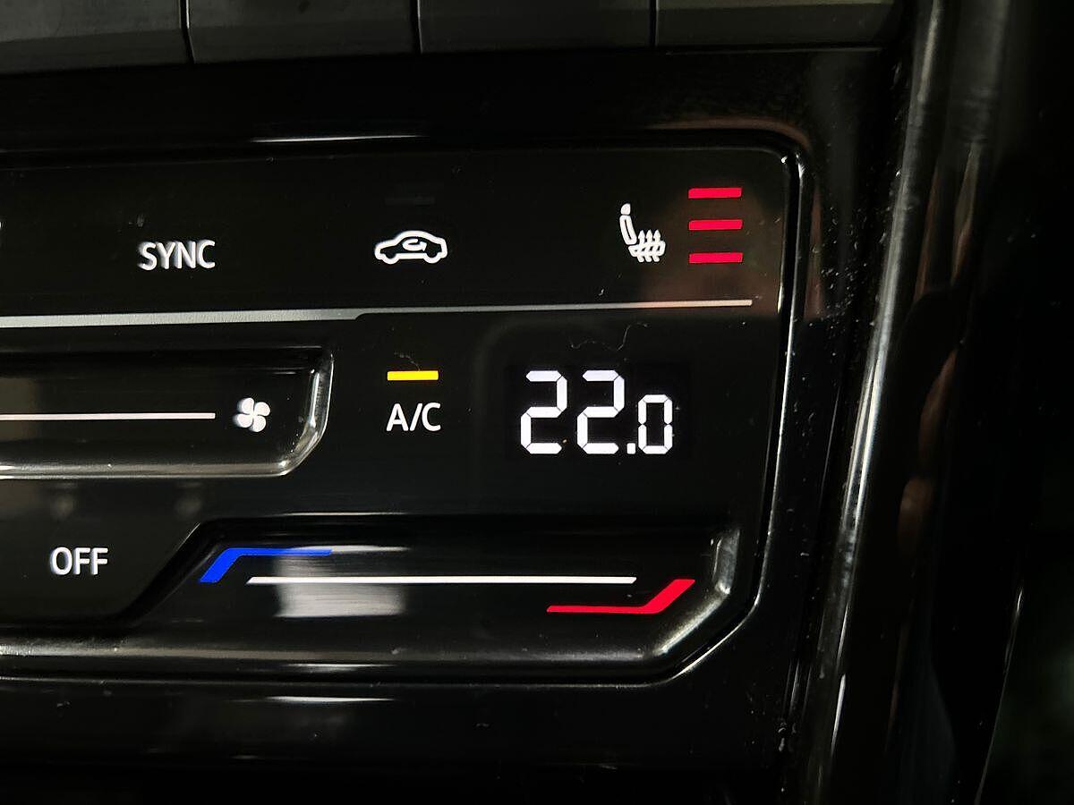 Volkswagen T-Roc Photo at-8a0eeb321e05404dbdb6a5ac80d44cd4.jpg