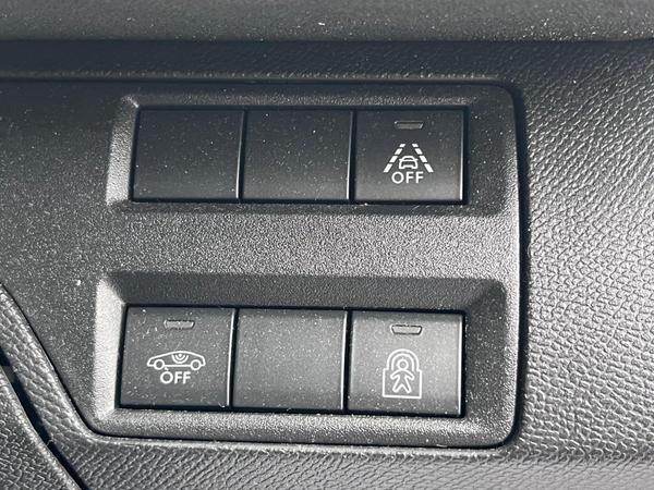 Used Peugeot 3008 LJ23AAD 42
