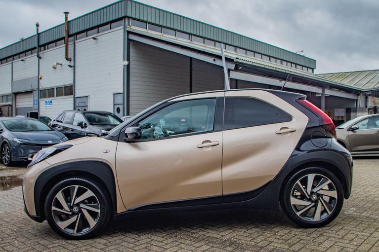 Used Toyota Aygo X FY24WZL 10