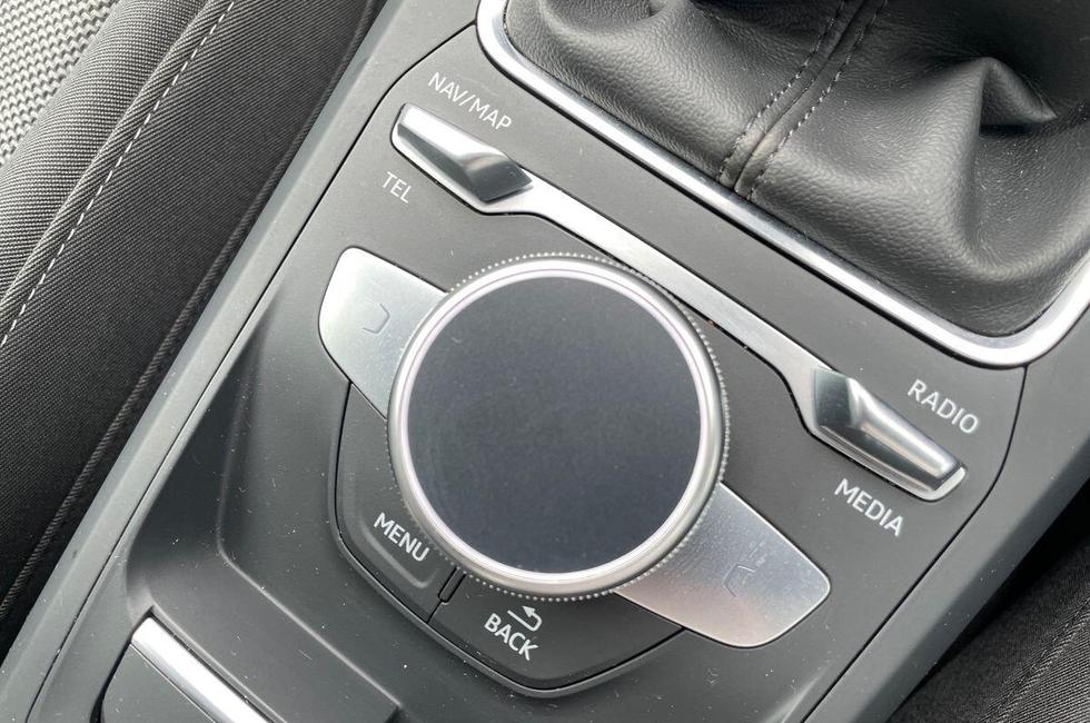 Audi Q2 Photo at-8a6bf4dd7bf6474da9b6f18acf94391b.jpg