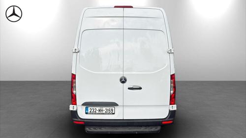 Mercedes-Benz Sprinter Photo at-8abf0640bdc44a41966afeb8e445f6b0.jpg