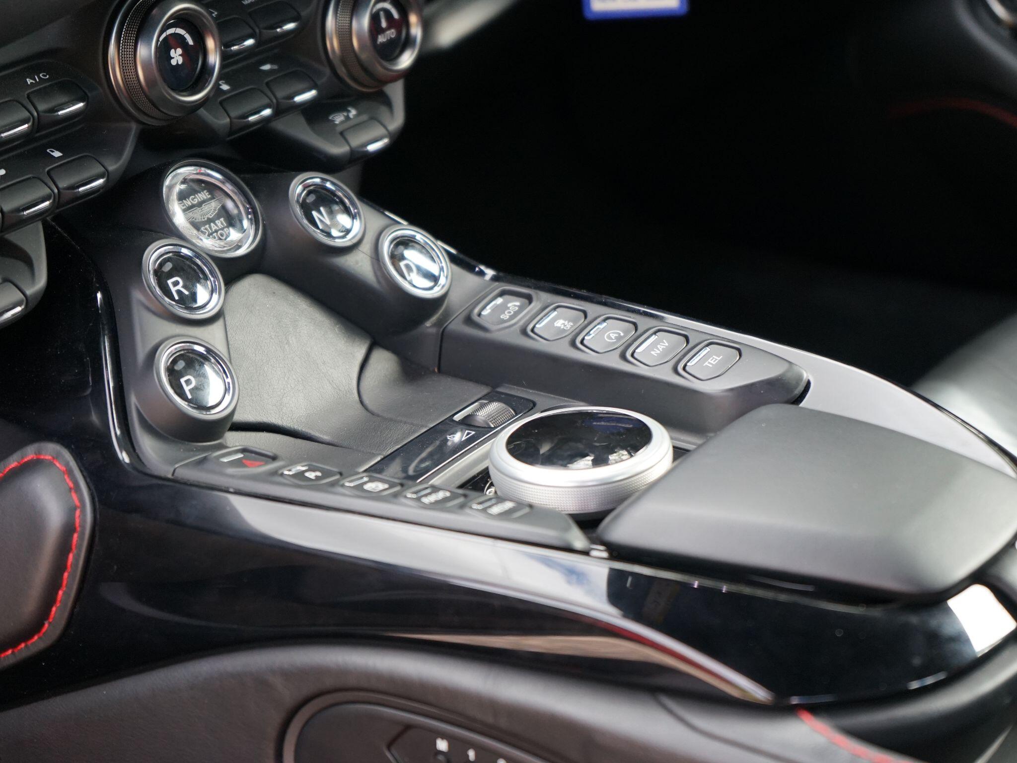 Aston Martin Vantage 4.0 V8 Auto Euro 6 2dr — photo 15