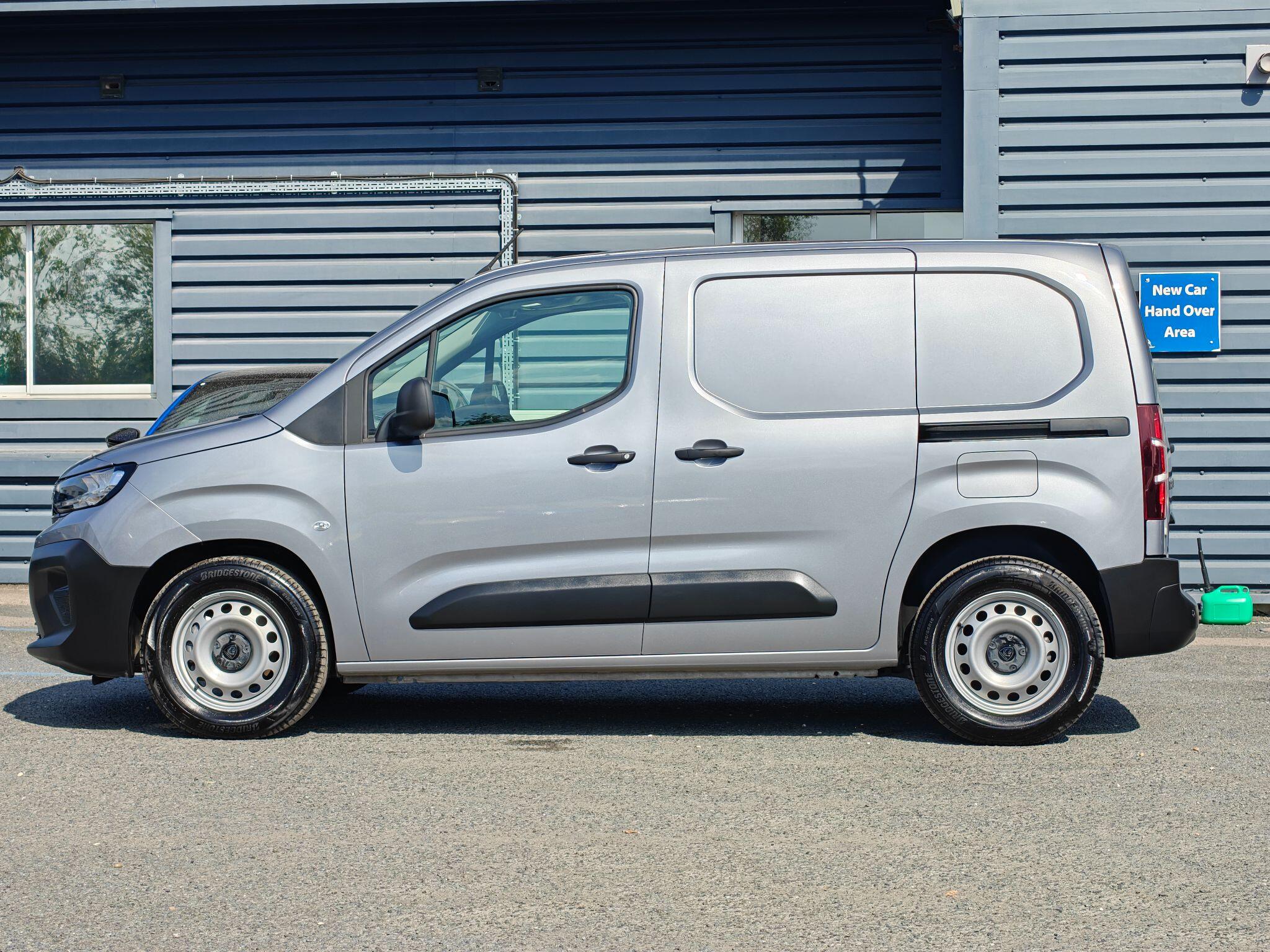 2024 Peugeot Partner thumbnail 5