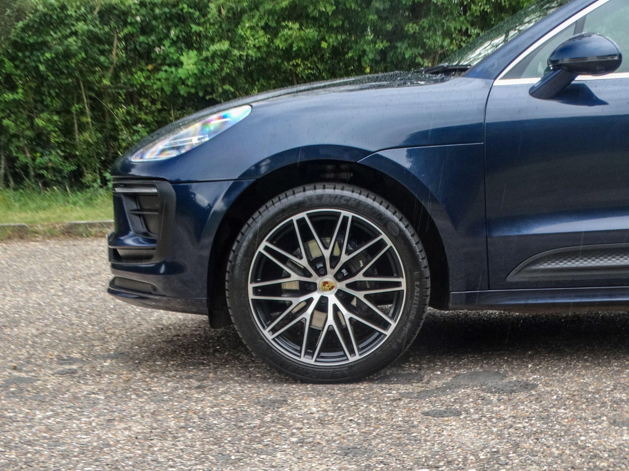 Porsche Macan 2.0T PDK 4WD Euro 6 (s/s) 5dr — photo 5