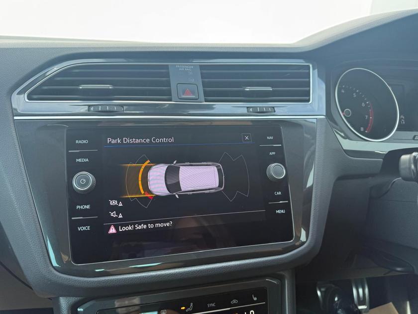 Volkswagen Tiguan Photo at-8aedb48ed10a4b4d841fc24262ac02ae.jpg