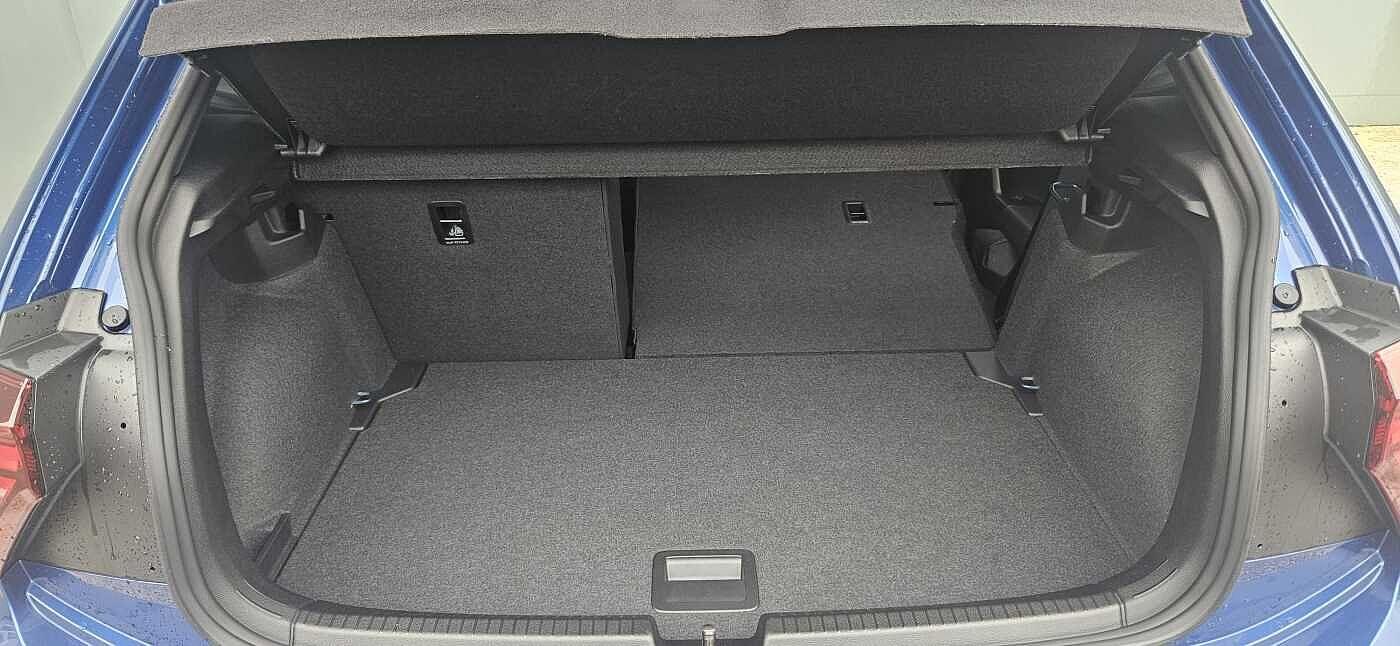 Volkswagen Polo Photo at-8aefe3d60ff14f94b2ca0cdfb76feb86.jpg