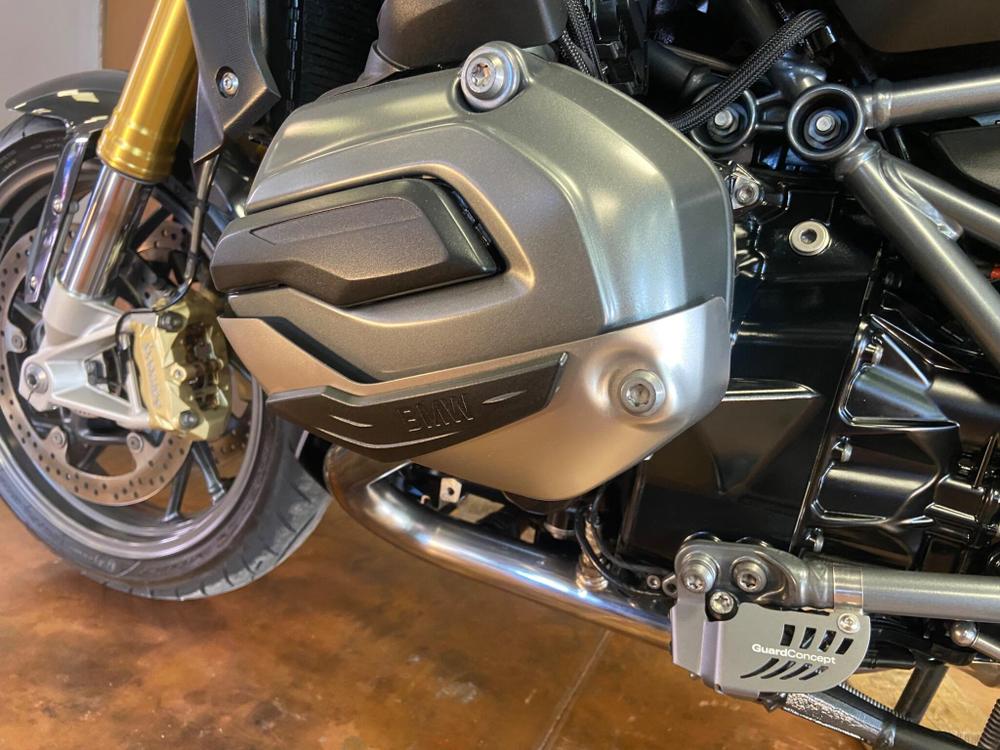 BMW R 1200 R Photo at-8aff58e09ba746f4b02cb794bbf591c4.jpg