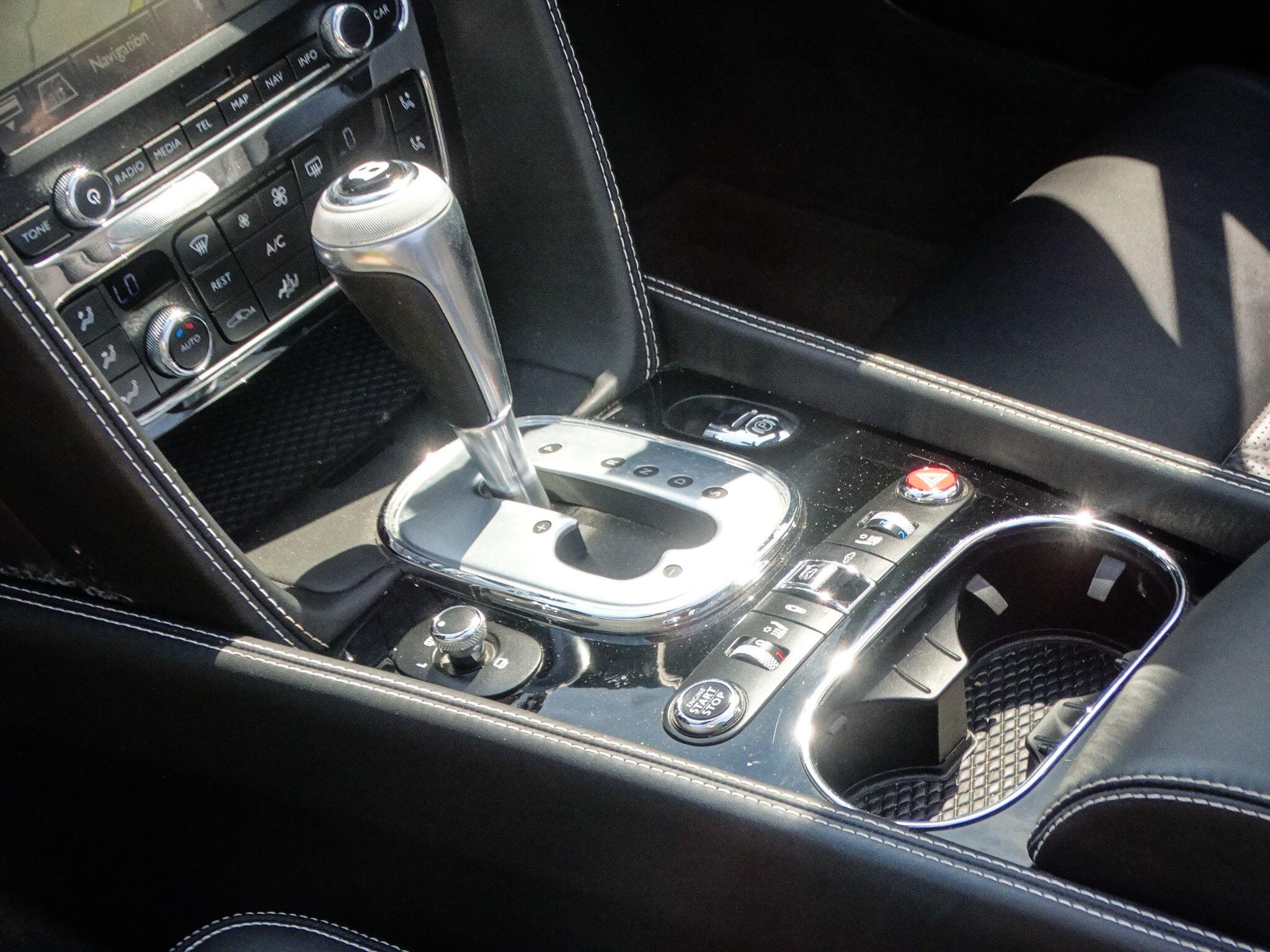 Bentley Continental 4.0 V8 GTC Convertible 2dr Petrol Auto 4WD Euro 5 (507 ps) — photo 18