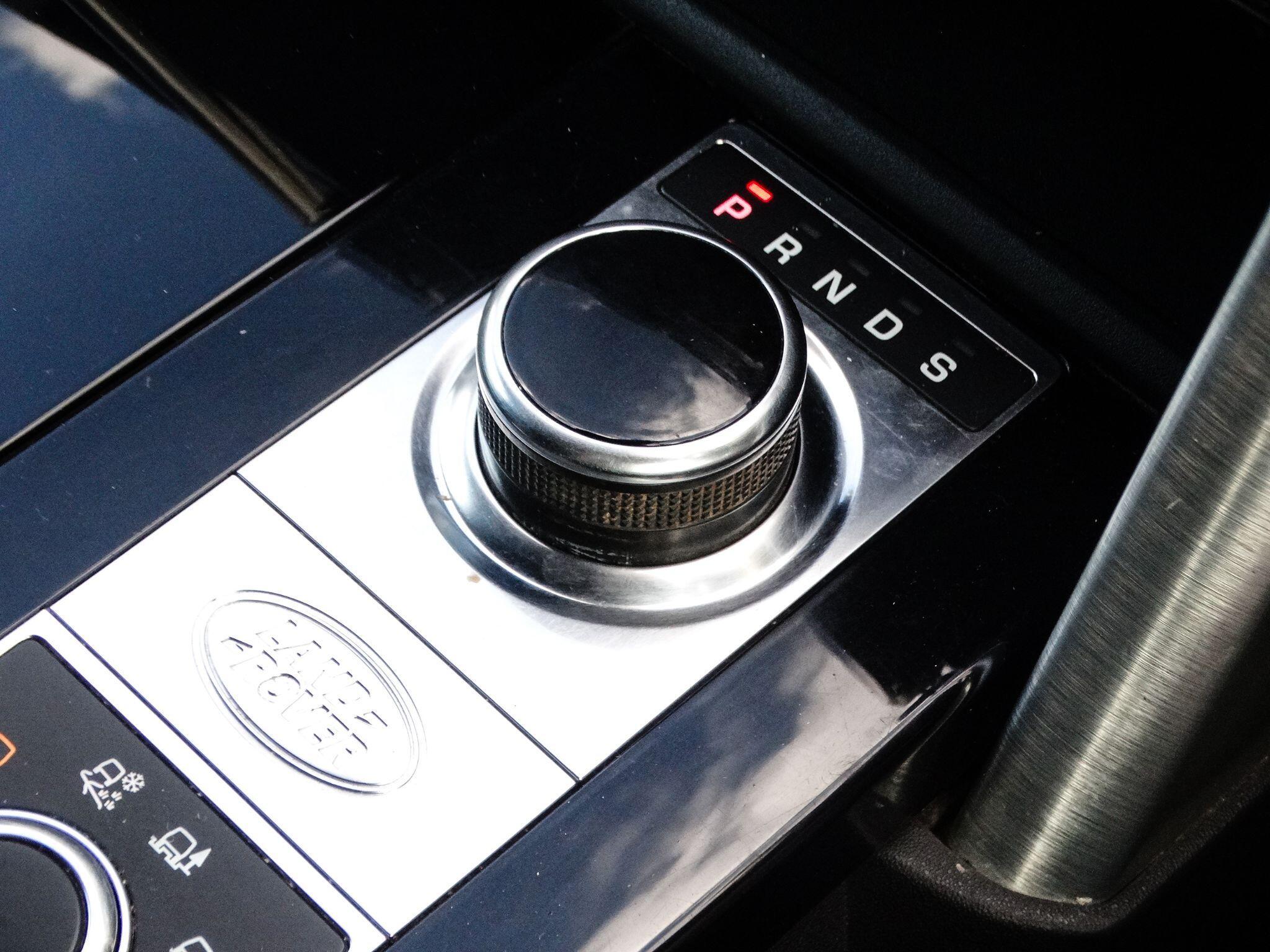 Land Rover Discovery 3.0 SD V6 HSE Auto 4WD Euro 6 (s/s) 5dr — photo 29