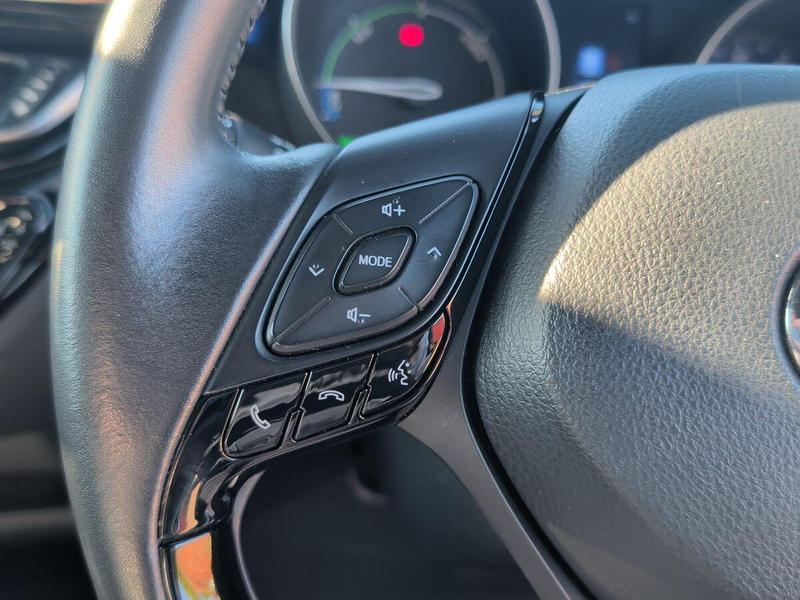 Used Toyota C-HR VE69XEA 36
