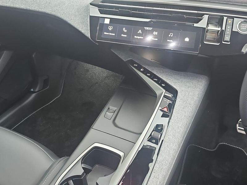 Used Peugeot 5008 202602109822220 24