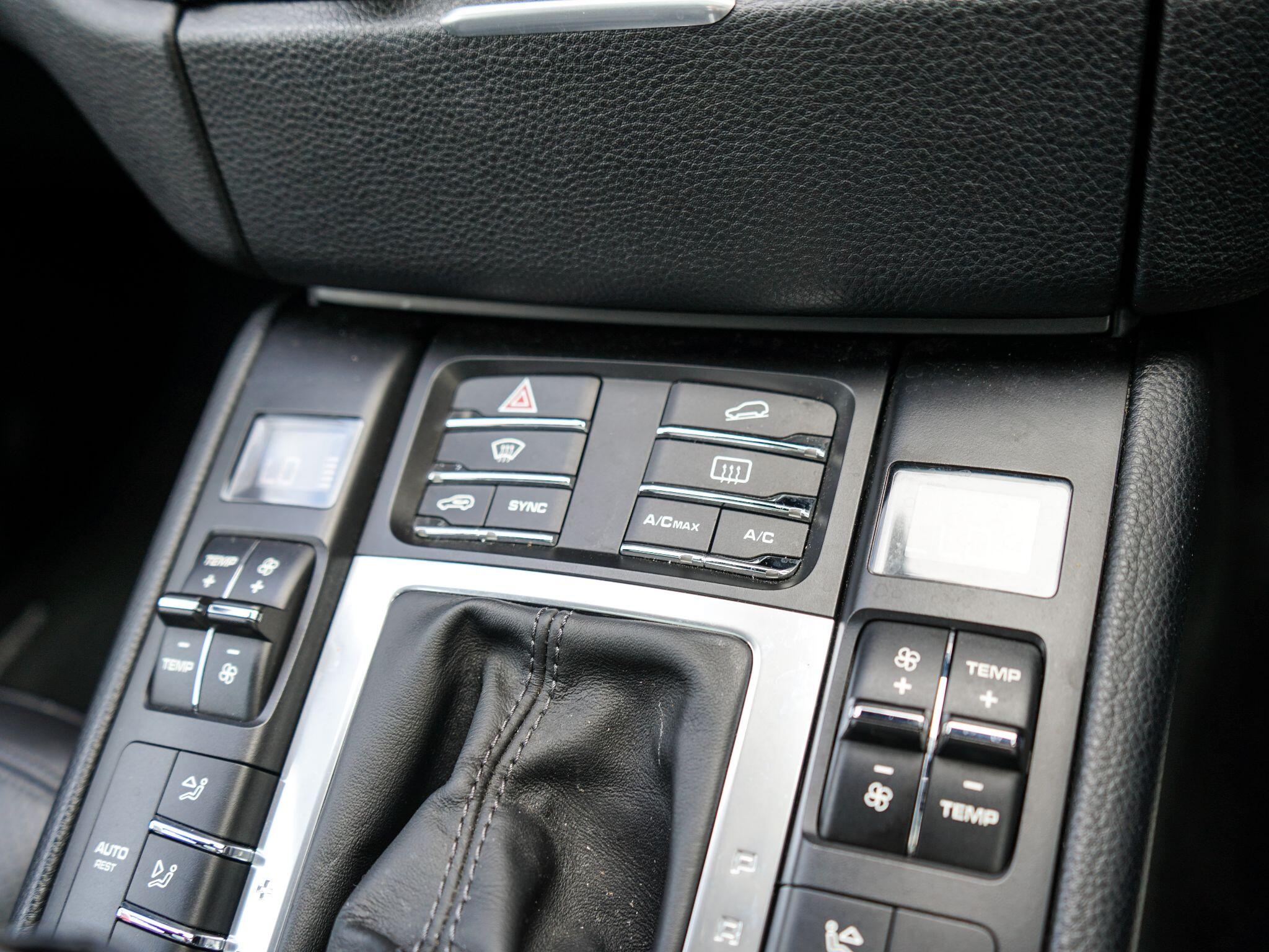 Porsche Macan 3.6T V6 Turbo Performance PDK 4WD Euro 6 (s/s) 5dr — photo 27
