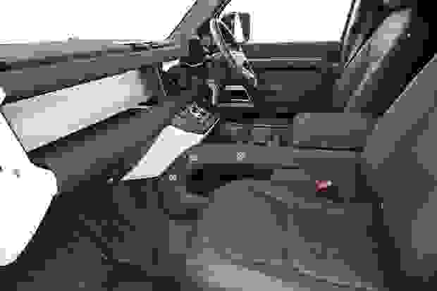 Land Rover DEFENDER Photo at-8b79918ed30b4f72af126ce585654eab.jpg