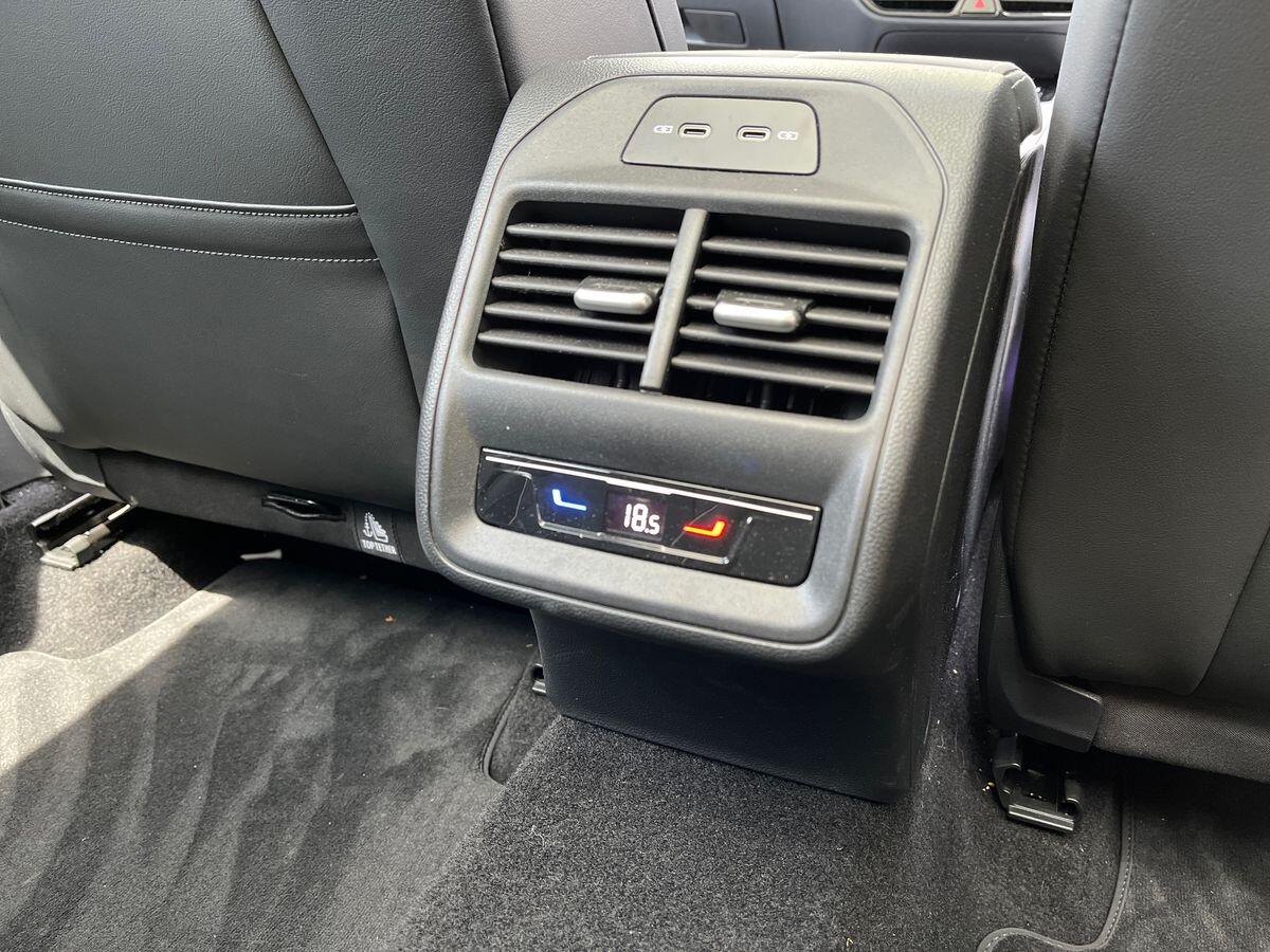 Volkswagen Passat Photo at-8b81c0eaaf874c2f8ffa63e09baabbb2.jpg