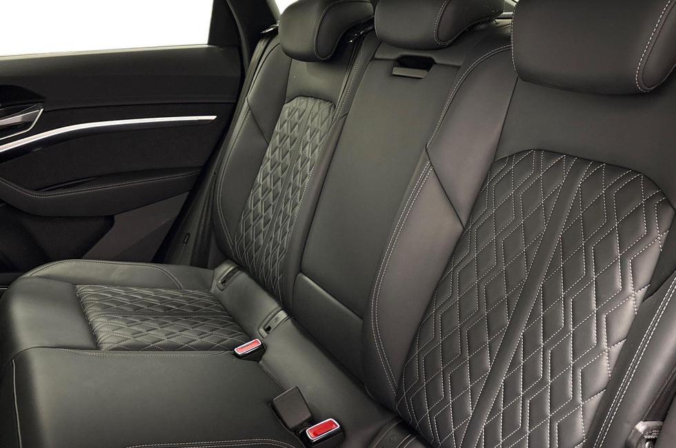Audi e-tron Photo at-8b88a718677f4afc9b4fa68a97266fd0.jpg