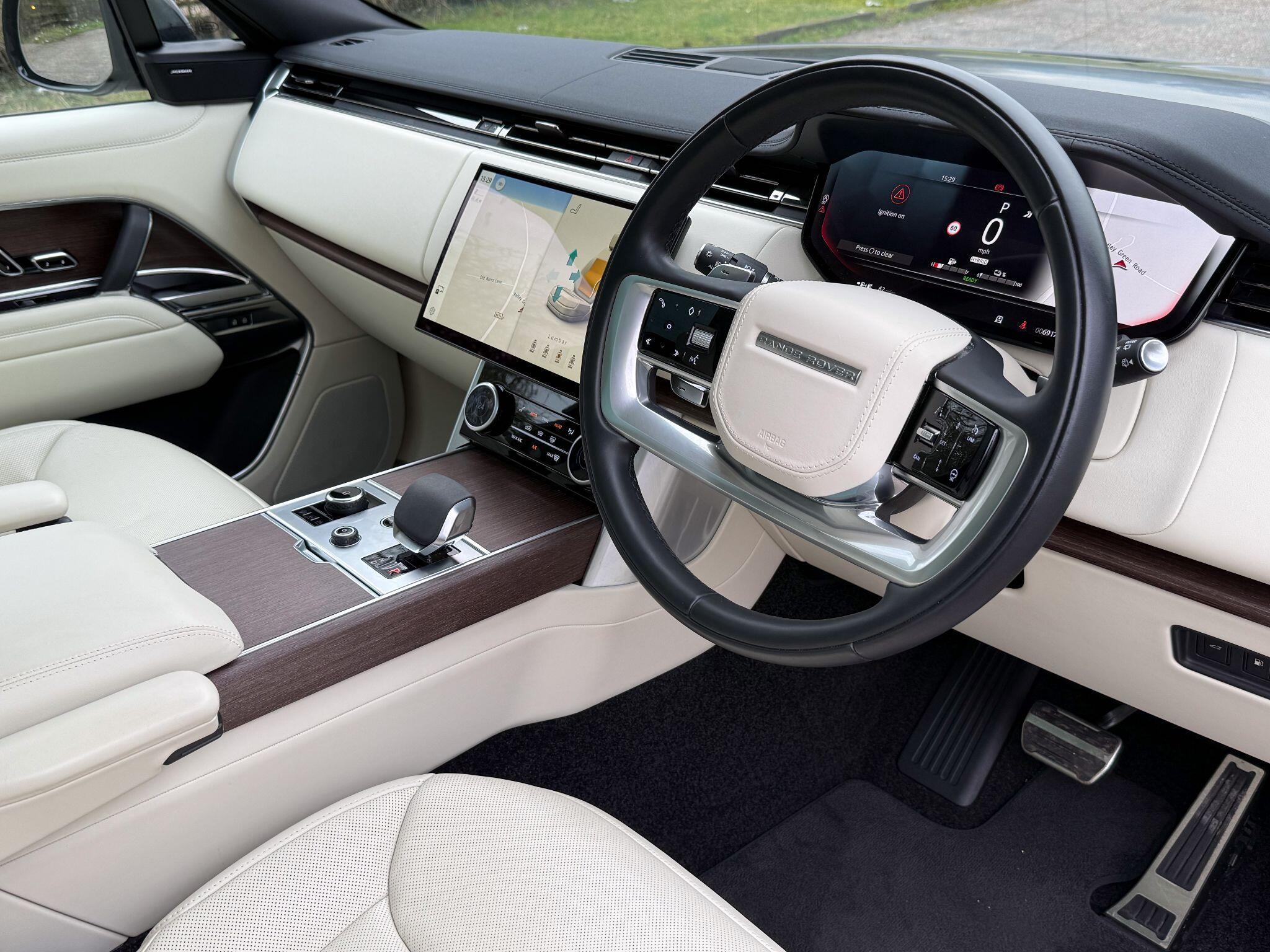 Land Rover Range Rover 3.0 P440e 38.2kWh SE SUV 5dr Petrol Plug-in Hybrid Auto 4WD Euro 6 (s/s) (440 ps) — photo 6