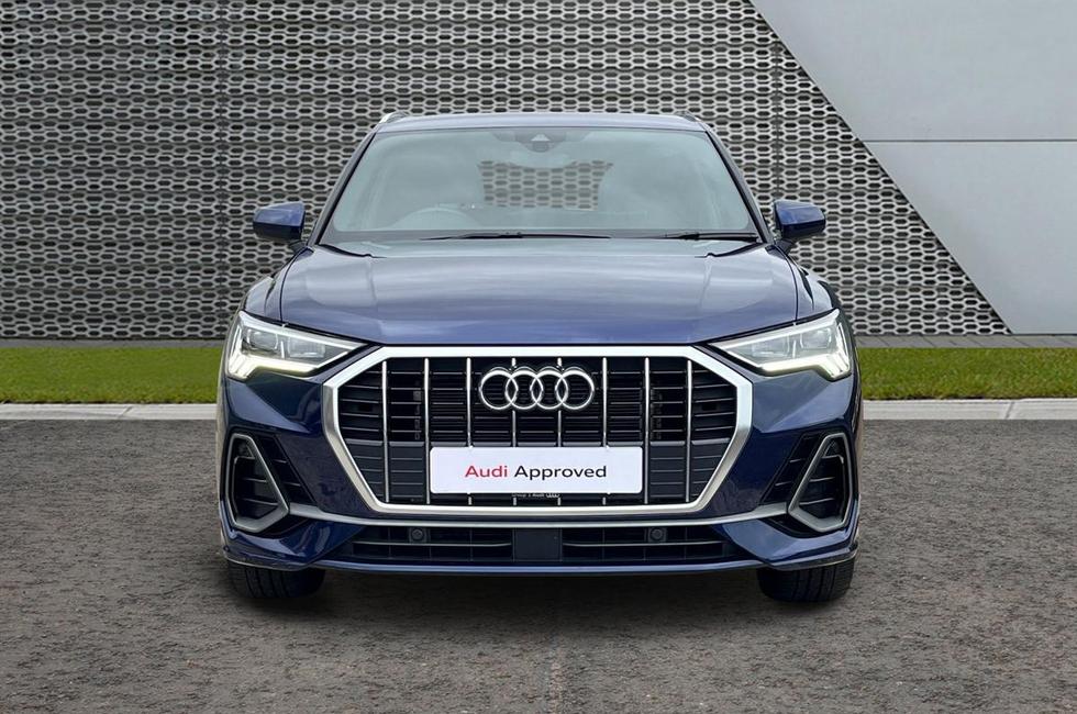 Audi Q3 Photo at-8bb277a52f6d42a7a43bbcacbd12e2b7.jpg