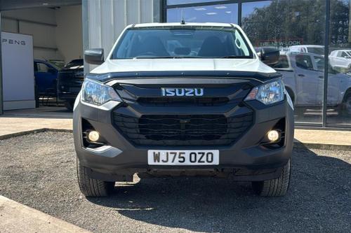 Isuzu D-MAX Photo at-8bb9a003c57941aa9306a37f2d0c87c6.jpg