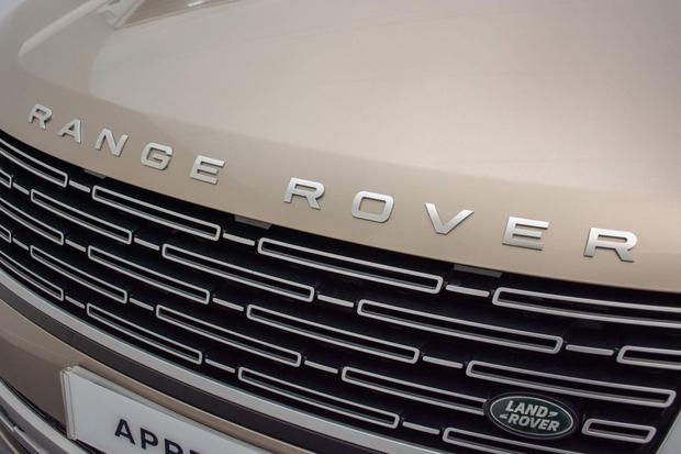 Land Rover RANGE ROVER Photo at-8c47fdf7346b47a8ba4c51185cbab81d.jpg