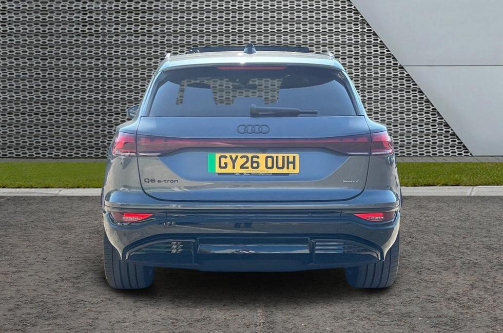 Audi Q6 Photo at-8c63118fc23e42e5bb730ec1ae382e6a.jpg