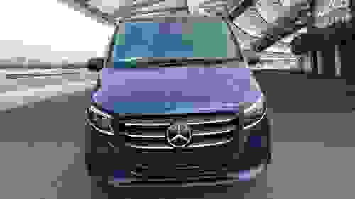Mercedes-Benz Vito Photo at-8c795fc78b7c47b38c69d7d40c43d3e6.jpg