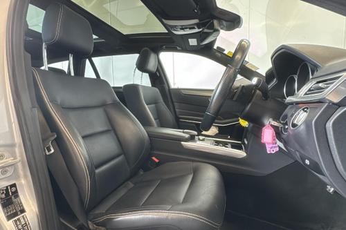 Mercedes-Benz E-CLASS Photo at-8c82f5694dbf4775bafdf70fbd67bfca.jpg