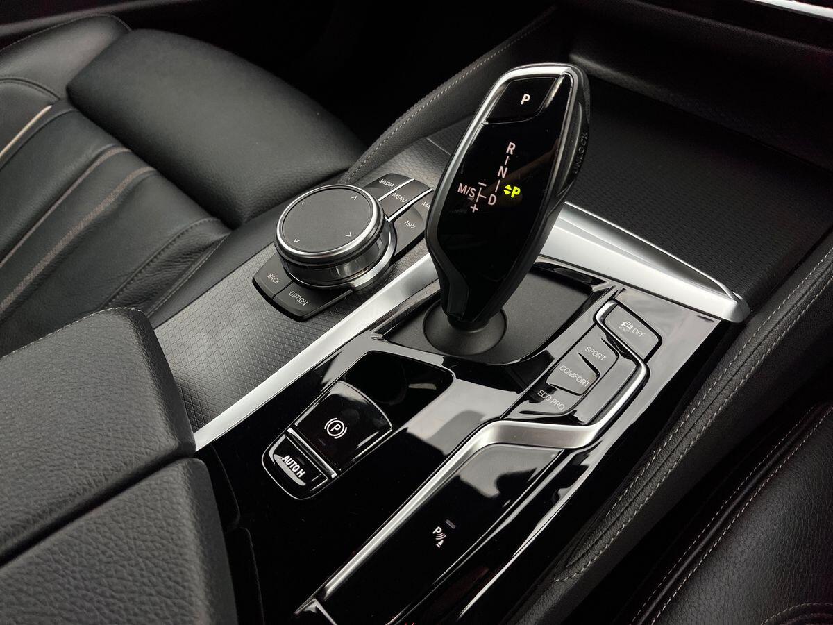 BMW 5 Series Photo 13